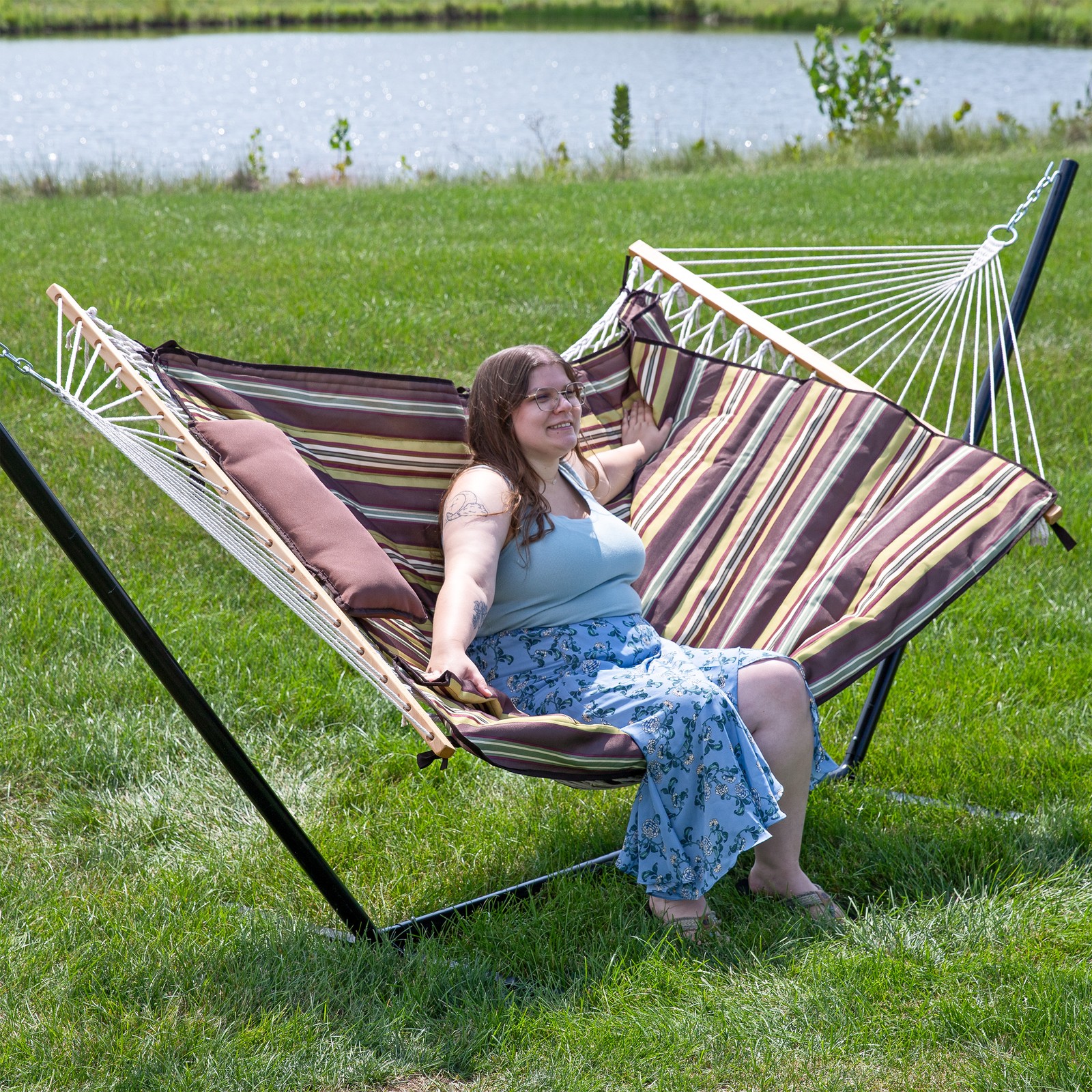 2-Person Rope Hammock with Steel Stand and Pad/Pillow – Desert by Sunnydaze
