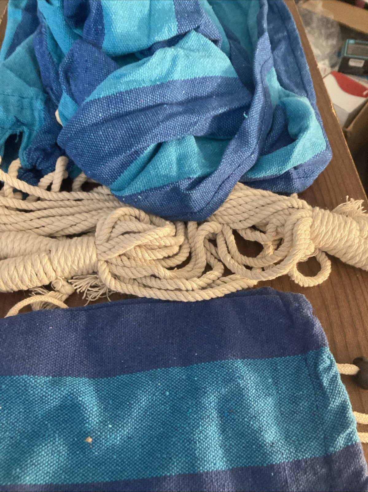 Portable Hammock Polyester & Cotton Blend. Suitable for Indoor or Outdoor Use
